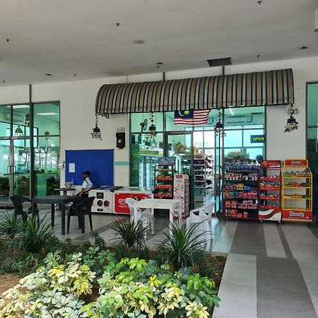 Hideaway At Cybersquare Apartment ไซเบอร์จายา ภายนอก รูปภาพ